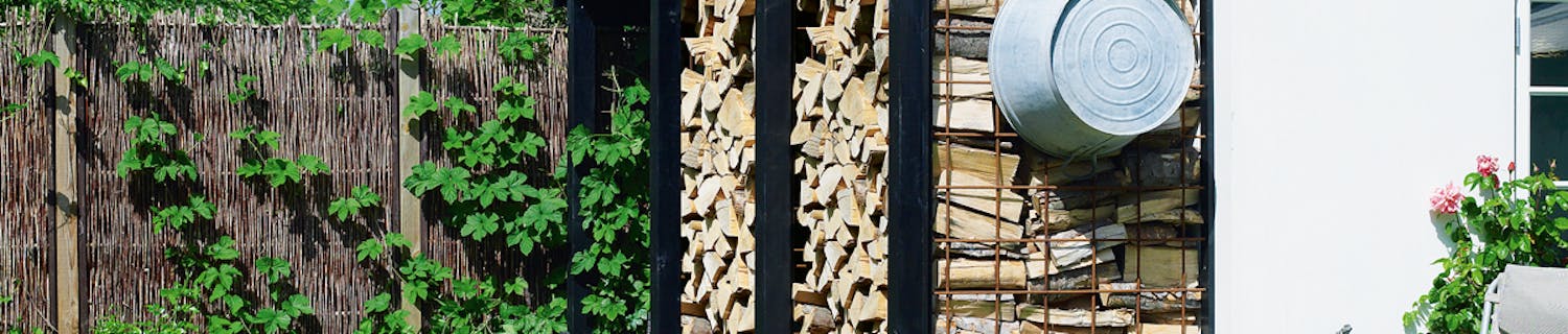 Bygg et lekkert halvtak over vedstabelen Bygg et lekkert halvtak over vedstabelen